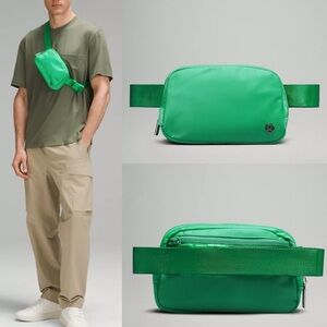 NWT Lululemon Everywhere Belt Bag